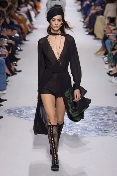 Look 13